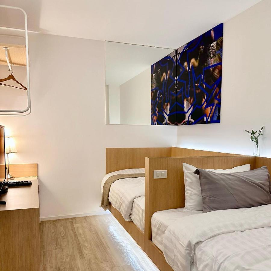 E11 Hotel - Bts Punnawithi Бангкок Экстерьер фото